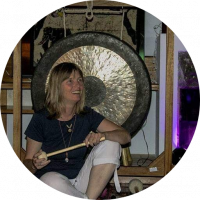 carla ortelbach taças tibetanas massagem som carla ortelbach taças tibetanas massagem som